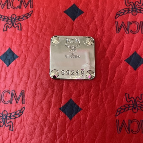 MCM Klassik Visetos Sling Bag - Picture 8 of 10